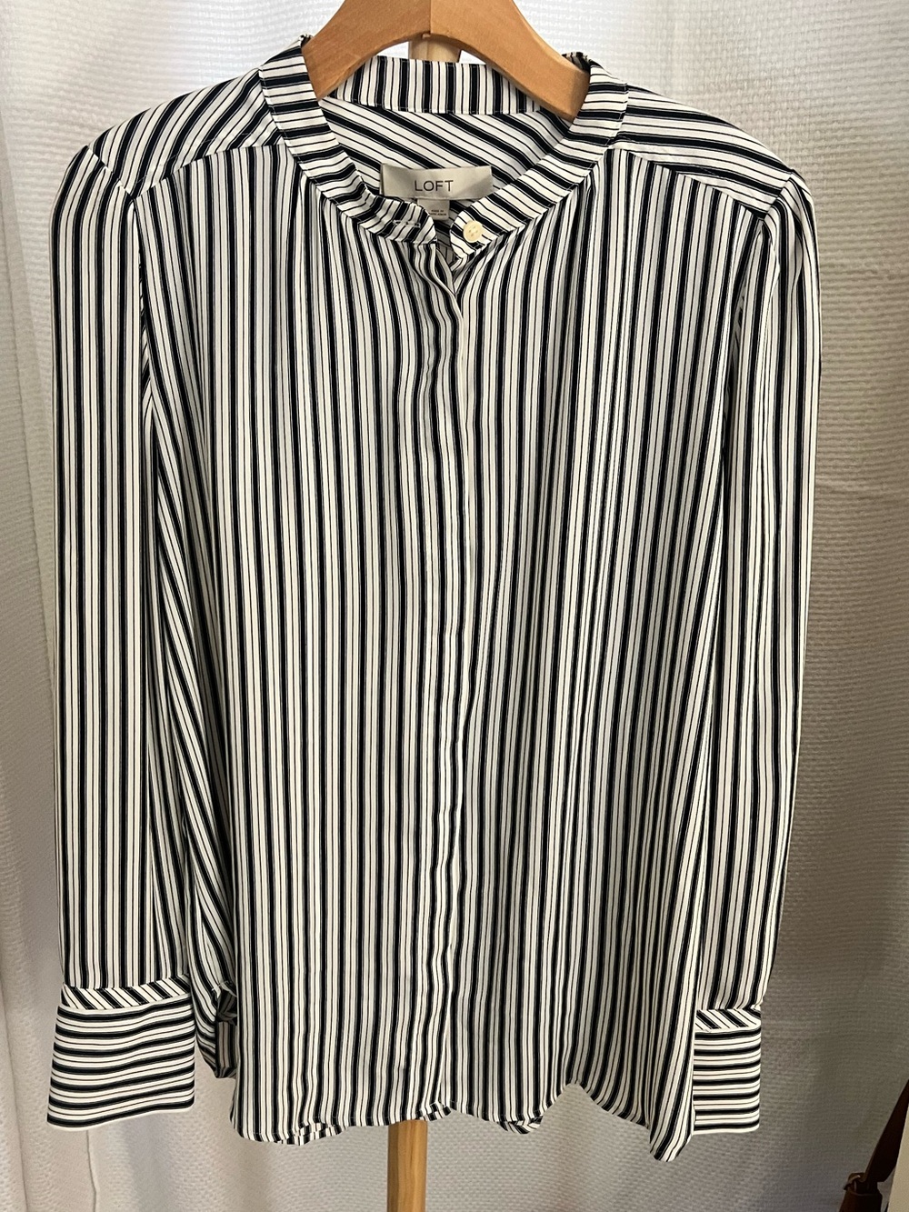 LOFT  women’s blue  & White Striped Button-Up Shirt